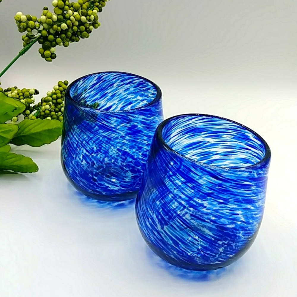 🫐HP! 2 Cocktail Glasses With Blue Swirled Dots, Hand Blown - Picture 6 of 6